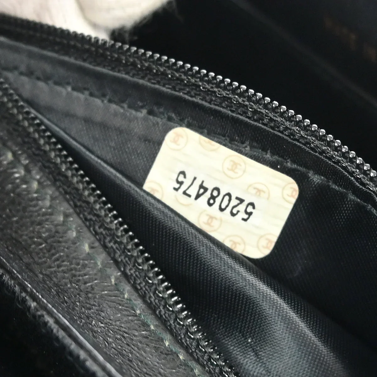 Chanel 1997-1999 Black Caviar Handbag - Image 10