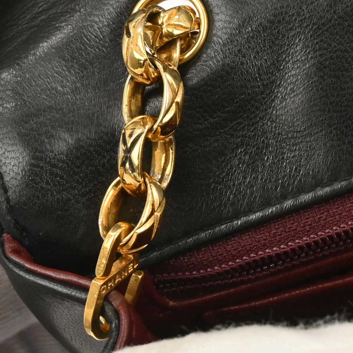 Chanel 1989-1991 Black Lambskin Single Flap Shoulder Bag - Image 7