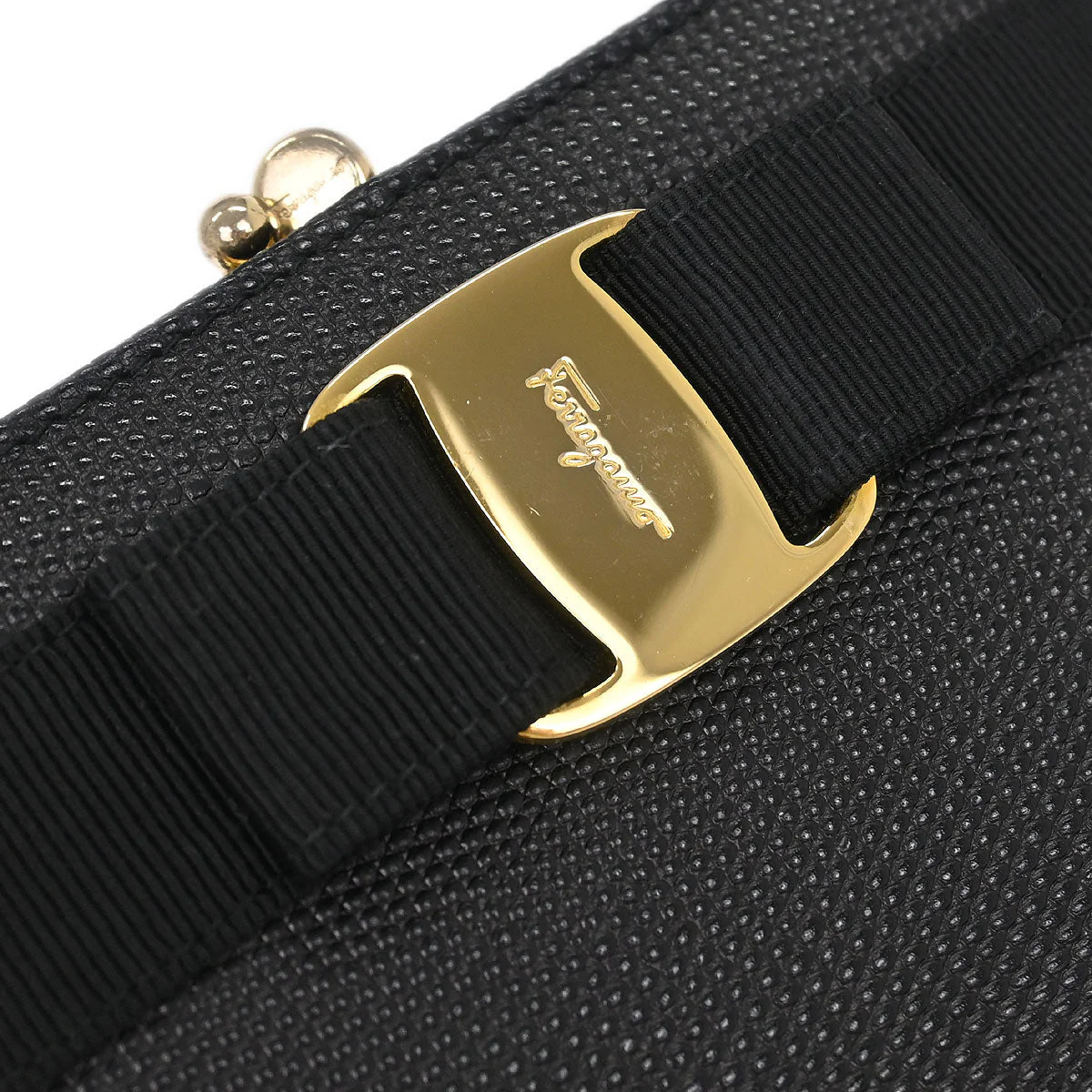 Salvatore Ferragamo Black Vara Bow Chain Shoulder Bag - Image 4
