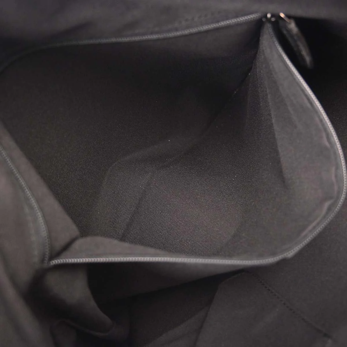 Gucci Dark Gray Black GG Handbag - Image 13
