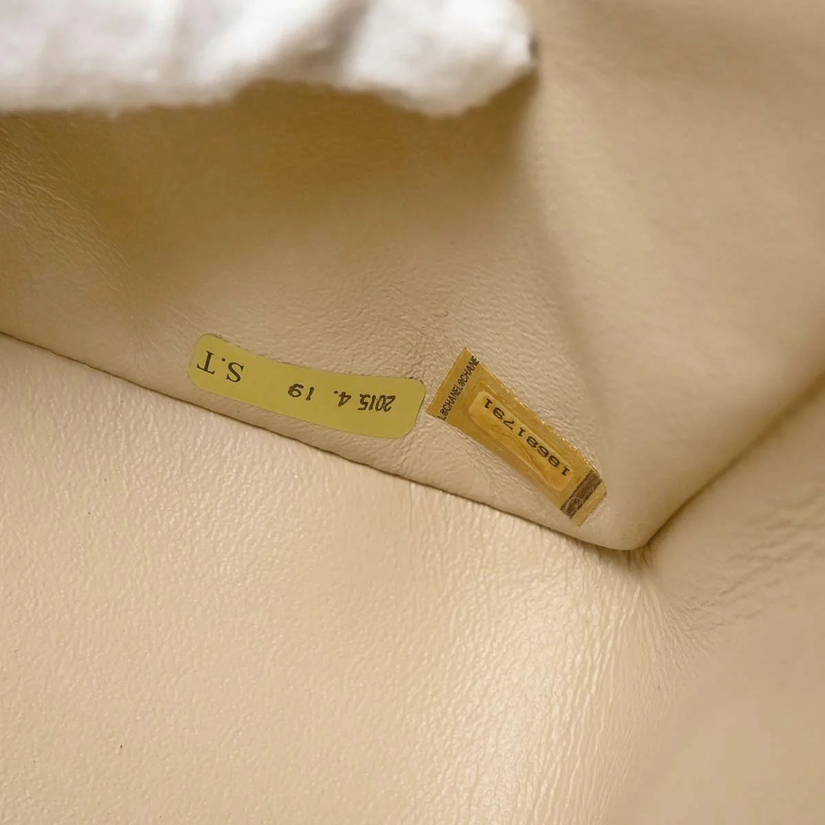 Chanel 2013-2014 Beige Caviar Jumbo Classic Double Flap Shoulder Bag - Image 20