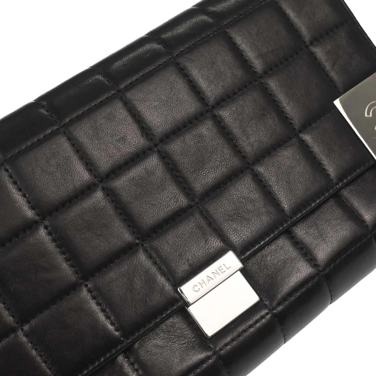 Chanel Black Lambskin Choco Bar Trifold Shoulder Bag - Image 10