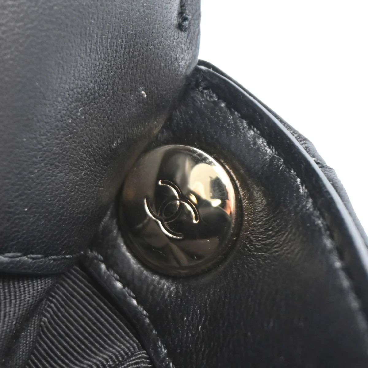 Chanel 2019 Black Lambskin Side Packs Shoulder Bag - Image 21