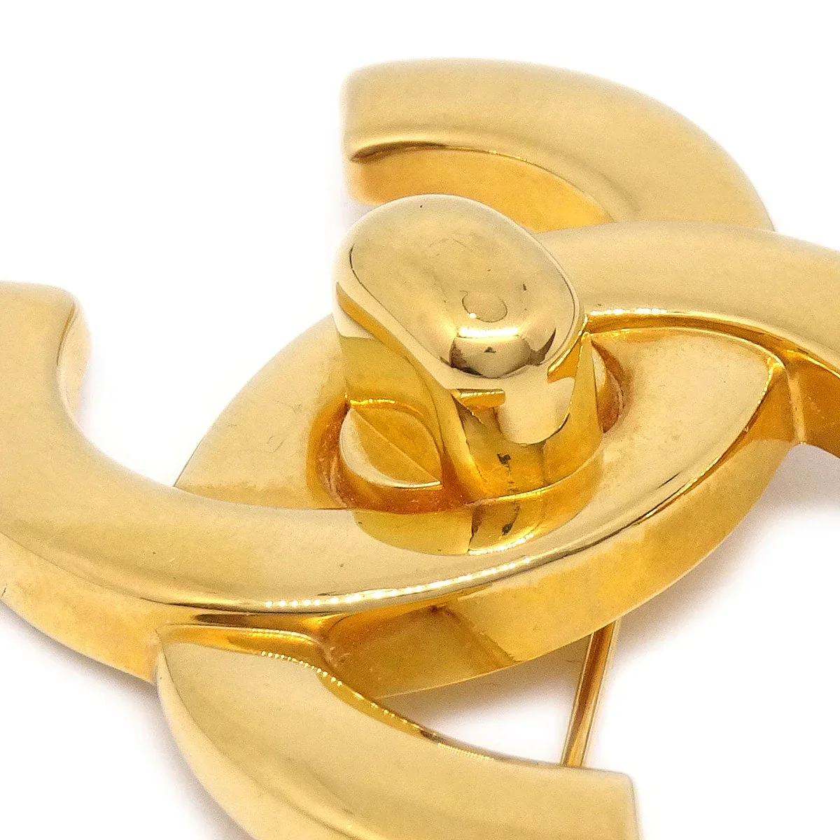 CHANEL Turnlock Brooch Pin Gold Large - Image 2