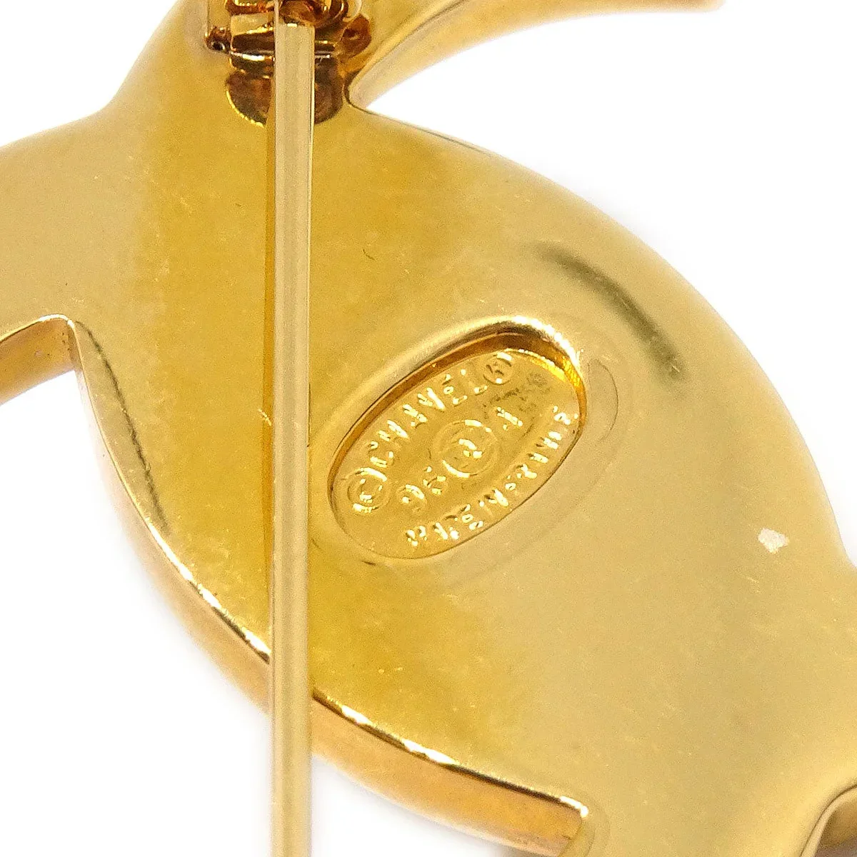 CHANEL Turnlock Brooch Pin Gold Large - Image 4