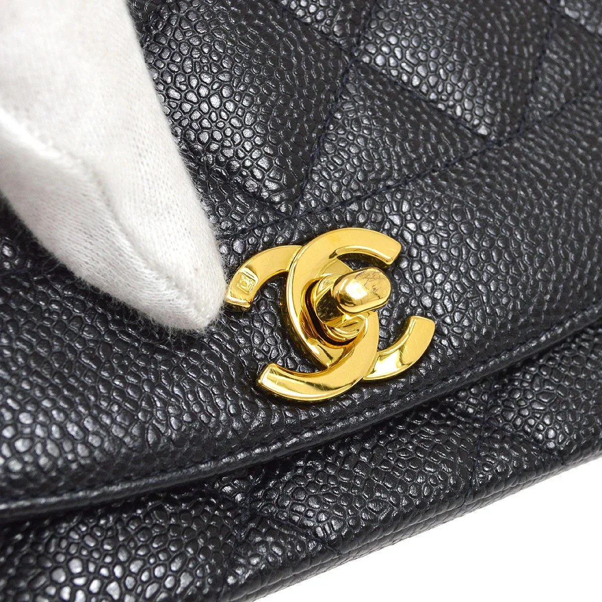 CHANEL 1994-1996 Black Caviar Diana Medium - Image 4