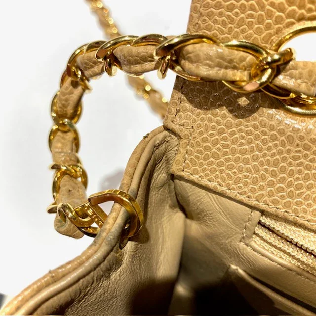Chanel * 1994-1996 Horizontal Stitch Classic Square Flap Mini 17 Beige Caviar - Image 11
