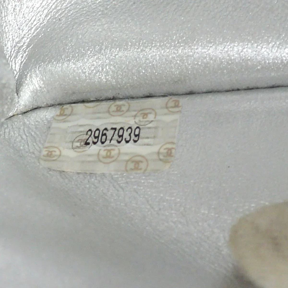 CHANEL 1994 Silver Lambskin Quilted Top Handle Bag - Image 10