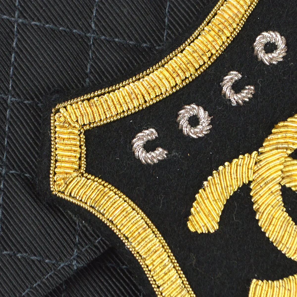 Chanel * 2004-2005 Emblem Chain Shoulder Bag Black - Image 4