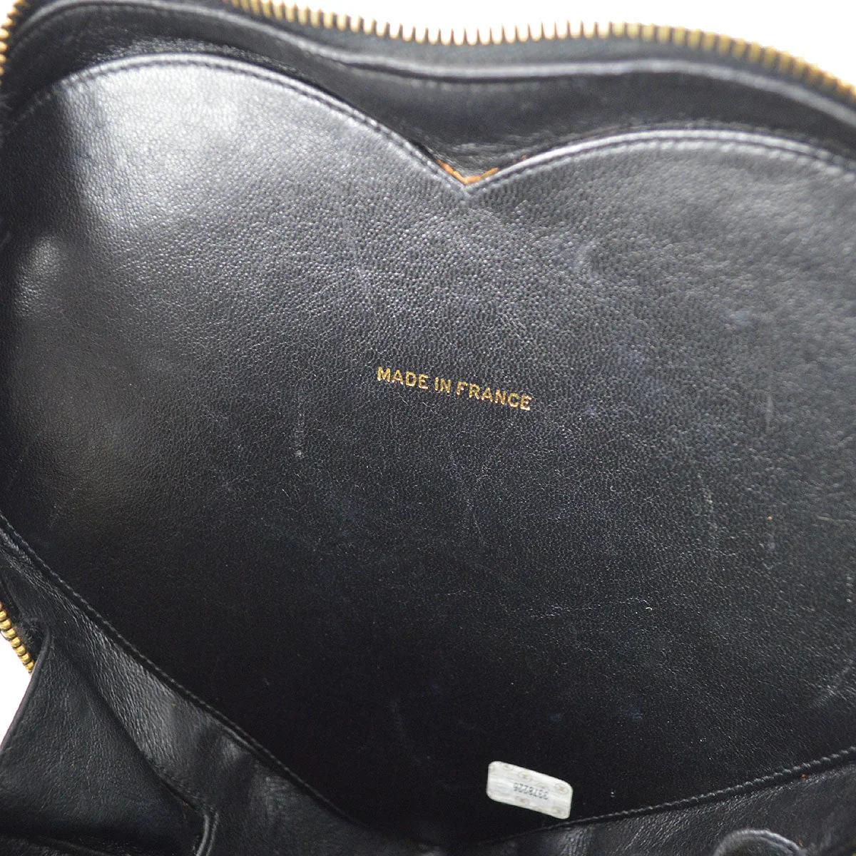 CHANEL 1995 Heart Vanity Handbag Black Patent Leather - Image 10
