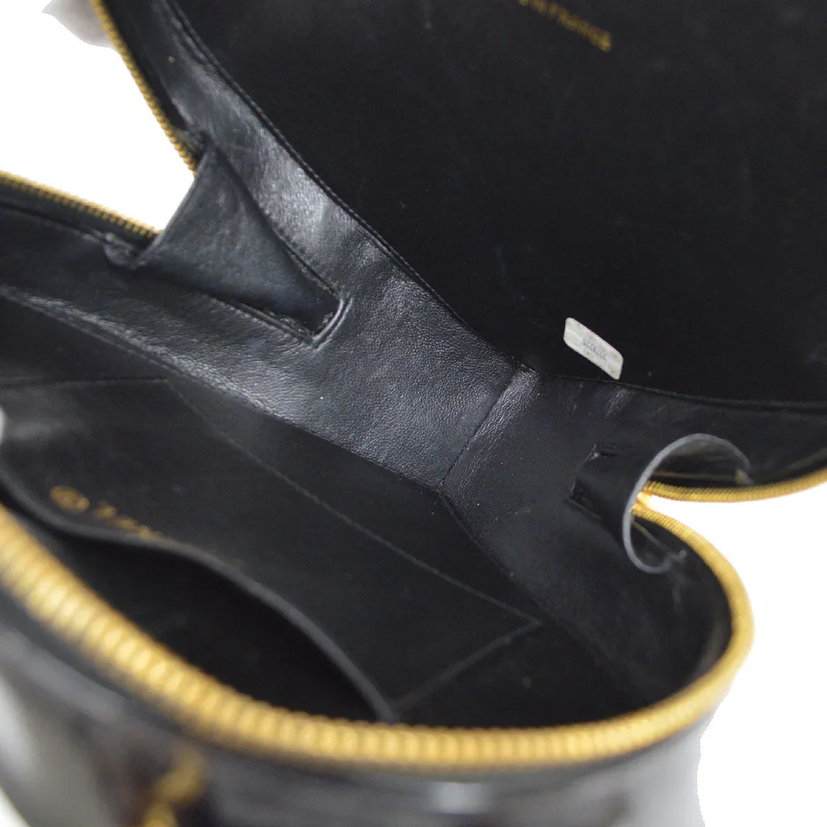 CHANEL 1995 Heart Vanity Handbag Black Patent Leather - Image 9
