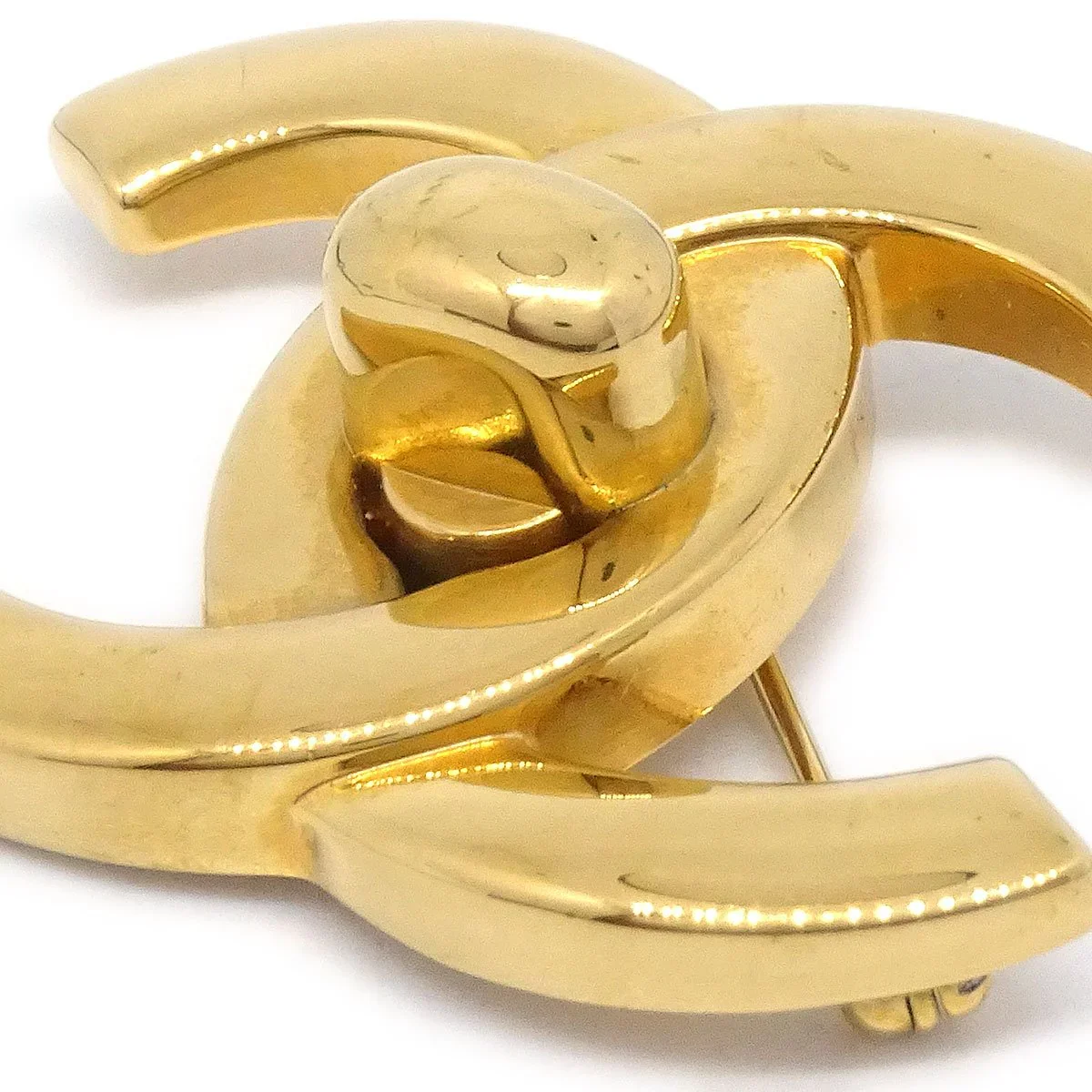 CHANEL 1996 CC Turnlock Brooch Gold Large - Image 2