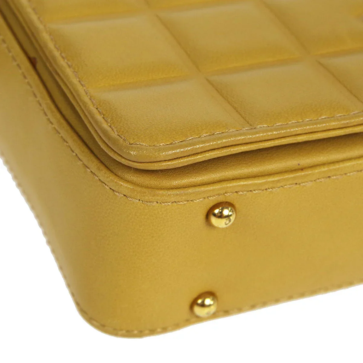 Chanel 2003-2004 Beige Lambskin Choco Bar Shoulder Bag - Image 3