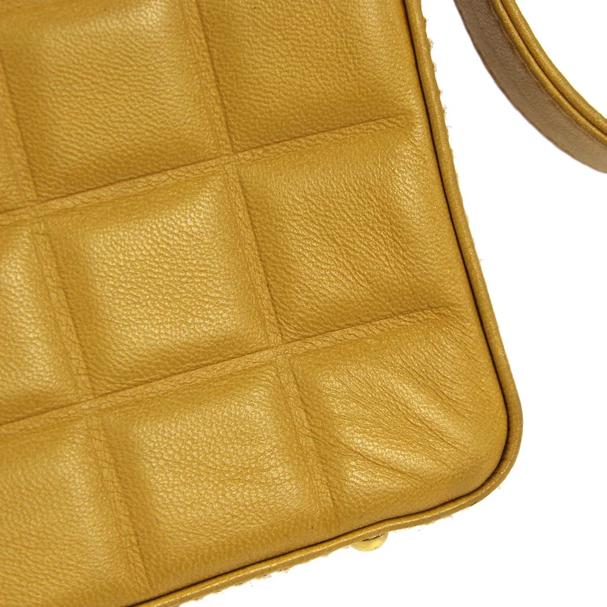 Chanel 2003-2004 Beige Lambskin Choco Bar Shoulder Bag - Image 5
