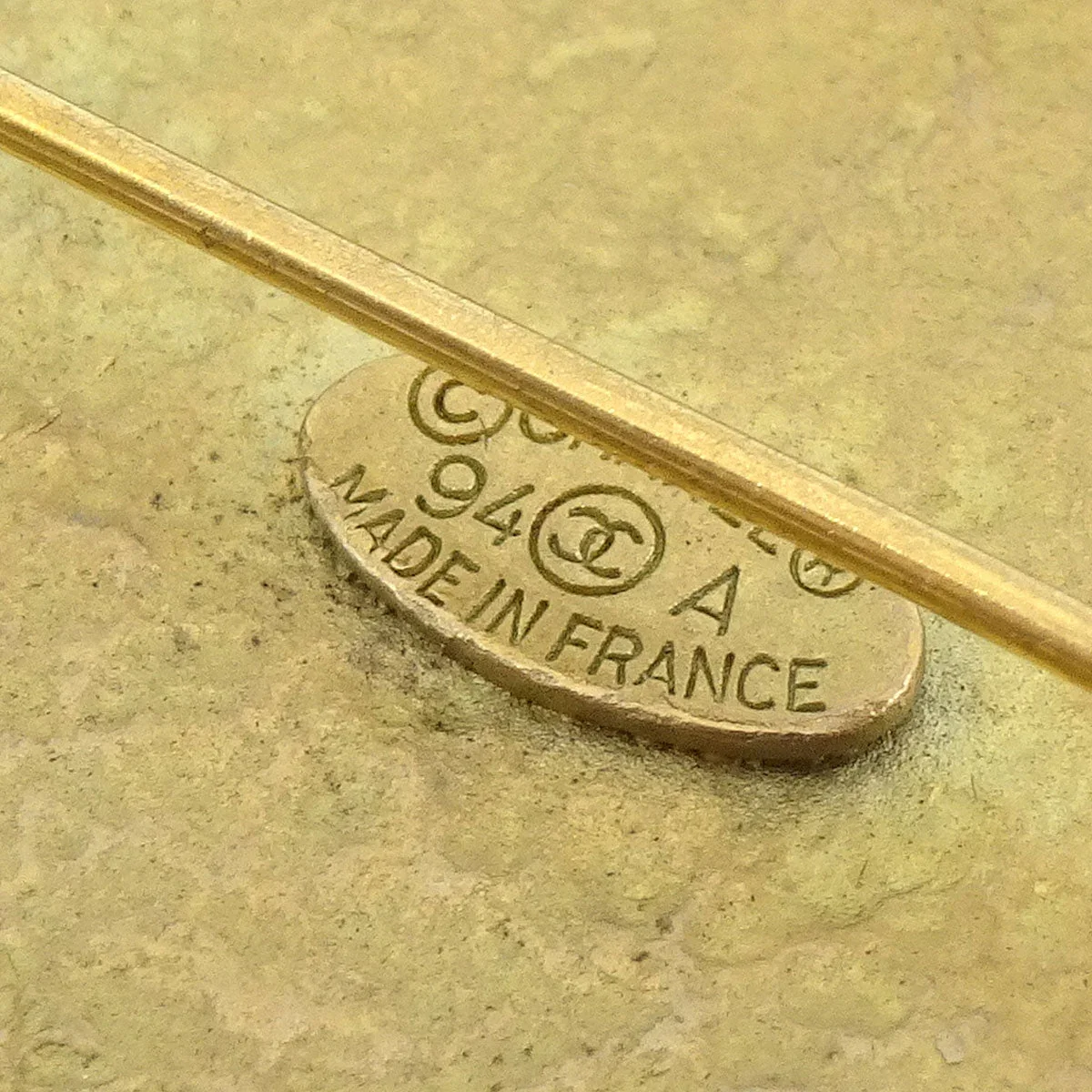 Chanel 1994 Brooch Pin Gold 94A - Image 4