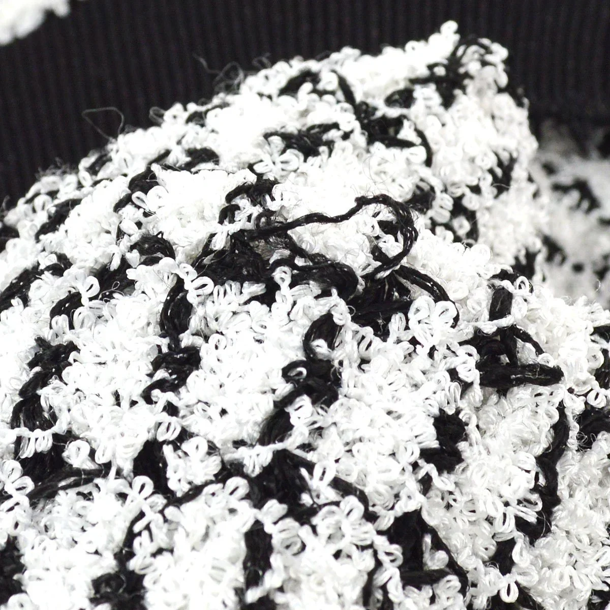 CHANEL 1997 Interlocking V-neck vest #42 - Image 9