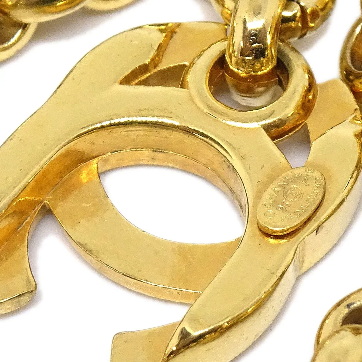 CHANEL 1996 Turnlock Bracelet Gold - Image 5