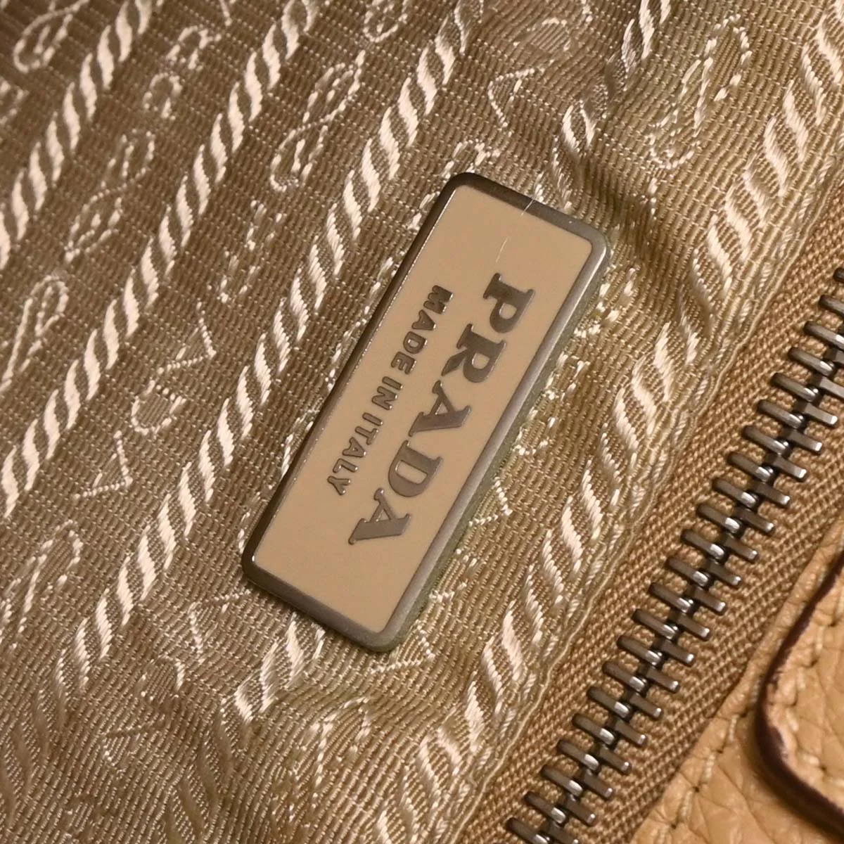 Prada Beige Leather Hobo Handbag - Image 8