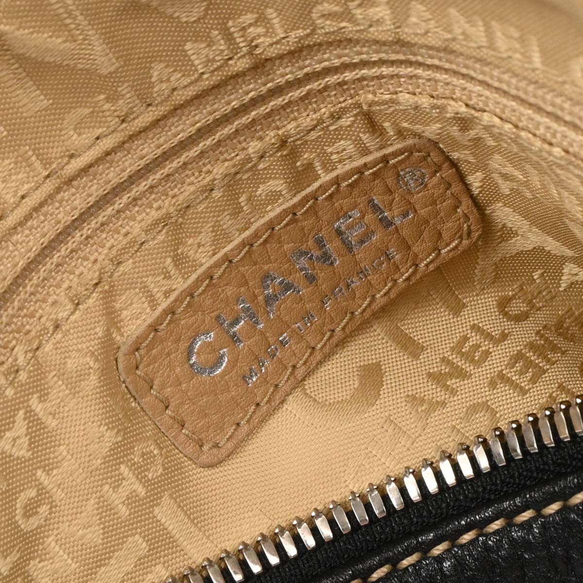 Chanel 2003-2004 Black Calfskin Handbag - Image 8