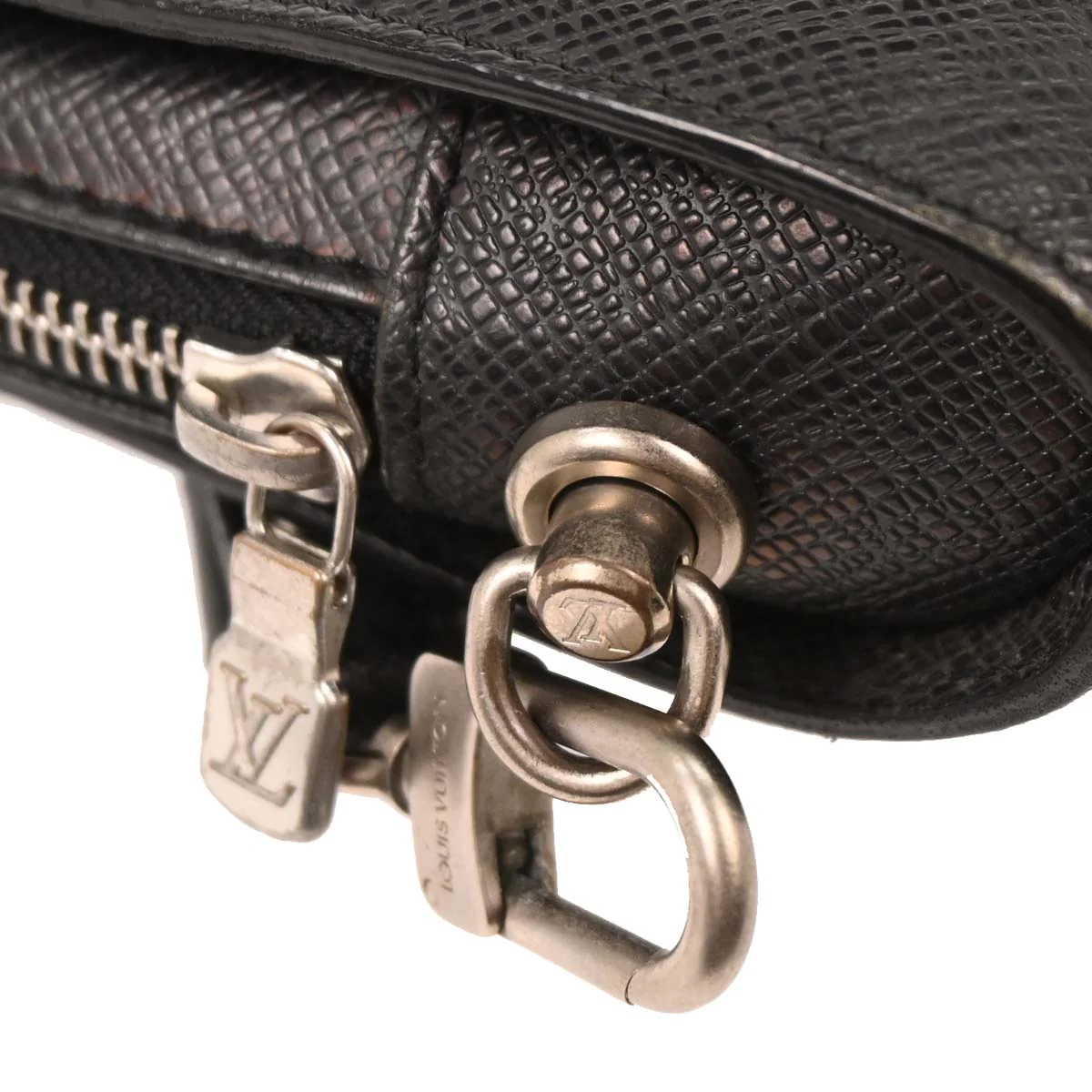 Louis Vuitton Black Taiga Baikal Clutch Handbag M30182 - Image 5