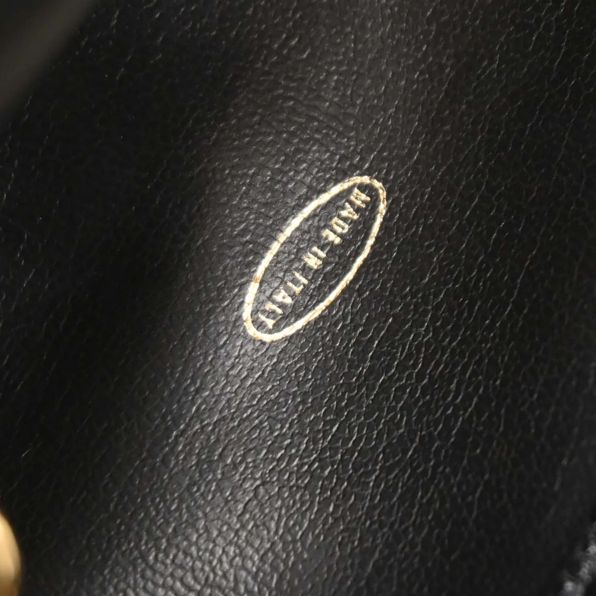 Chanel 1989-1991 Black Calfskin Drawstring Shoulder Bag - Image 10