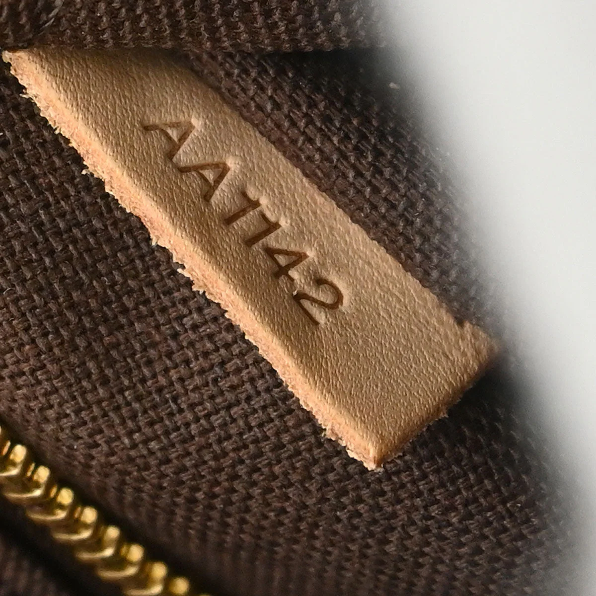 Louis Vuitton Monogram Chantilly MM Shoulder Bag M51233 - Image 10