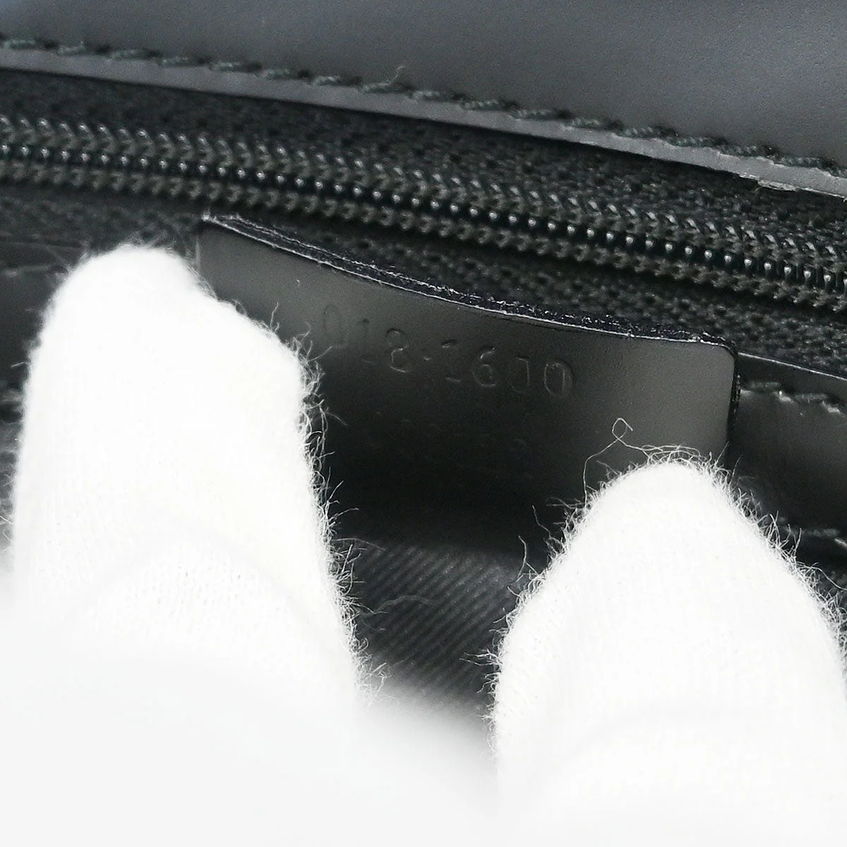 Gucci Black Nylon GG Clutch Bag - Image 10