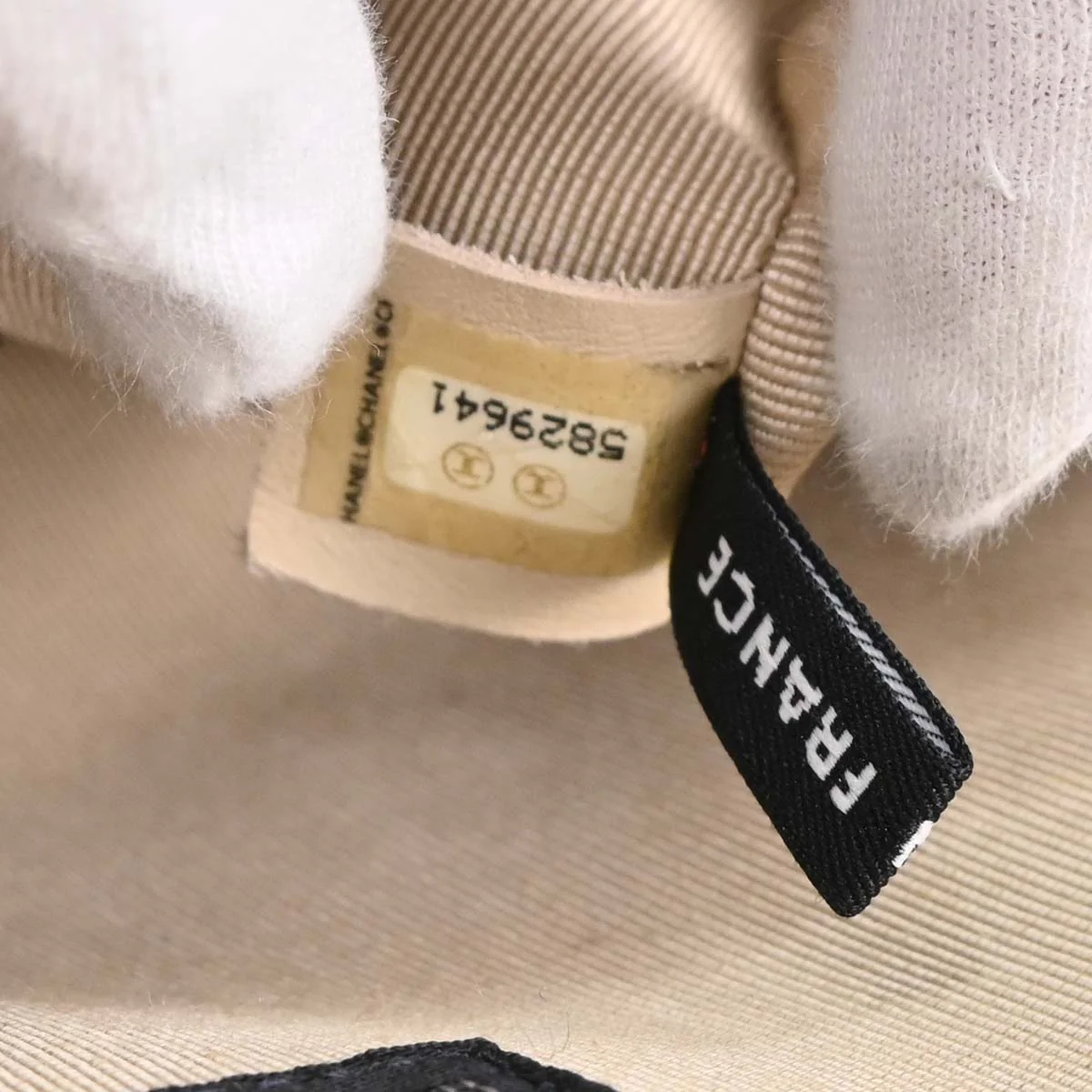 Chanel 1997-1999 Black Wool 2.55 Choco Bar Shoulder Bag - Image 10