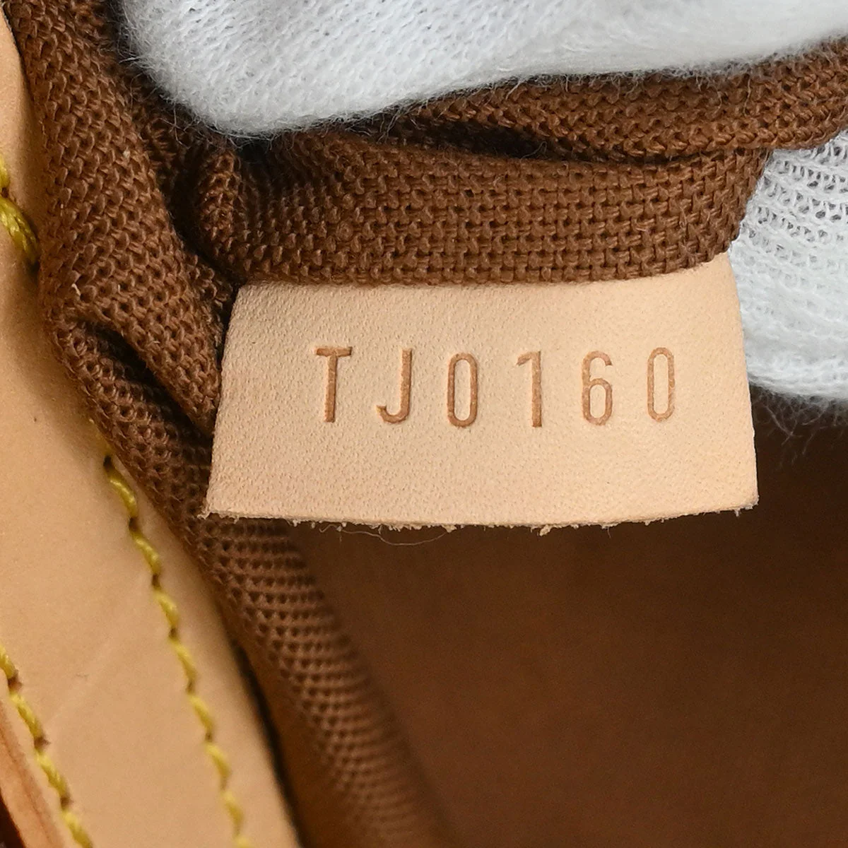 Louis Vuitton 2010 Monogram Carryall Duffle Bag M40074 - Image 10