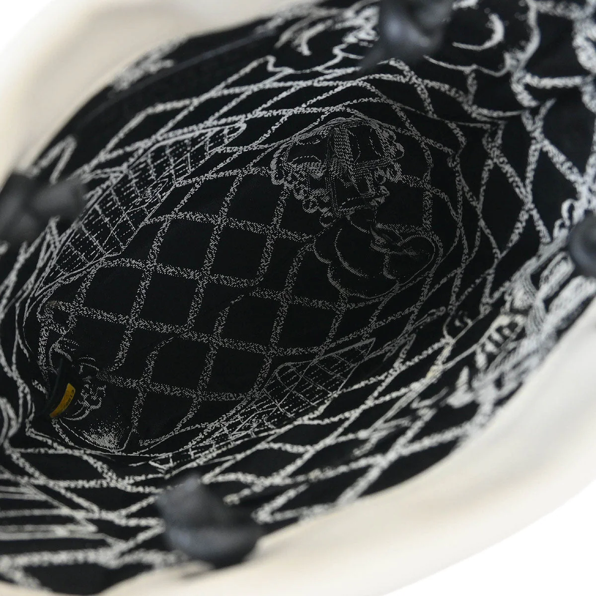 Chanel 2008-2009 White Calfskin Handbag - Image 7