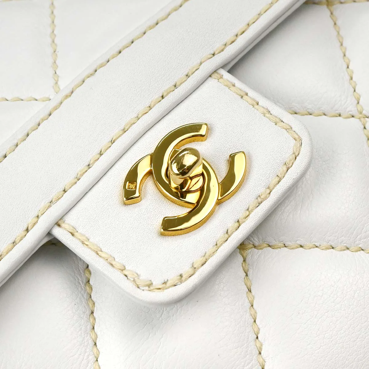 Chanel White Lambskin Top Handle Handbag - Image 14