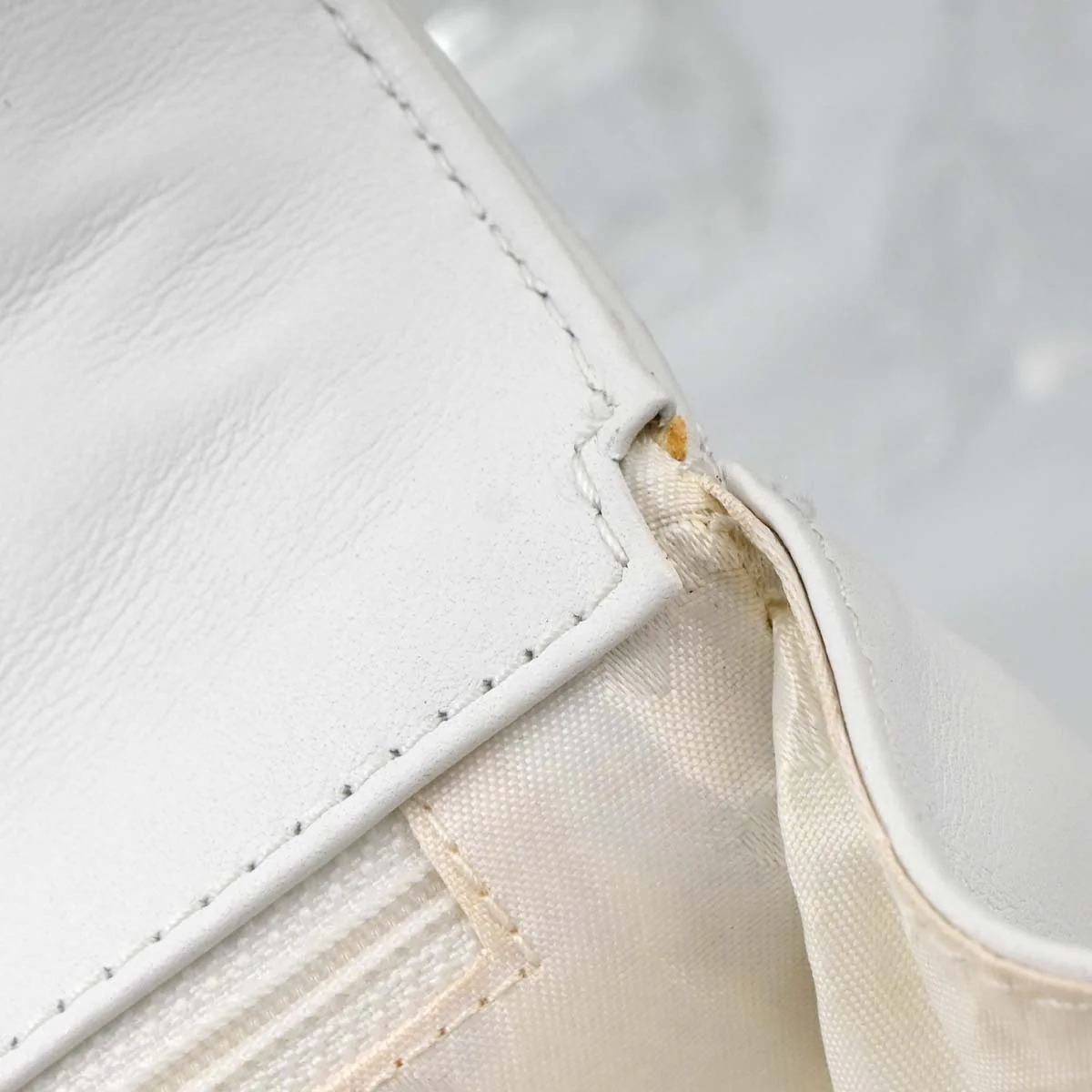 Chanel White Lambskin Top Handle Handbag - Image 16