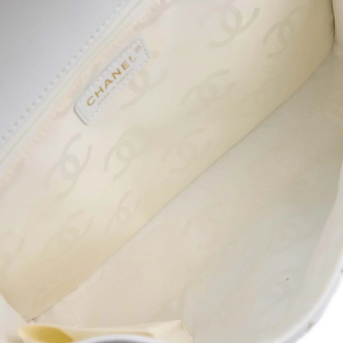 Chanel White Lambskin Top Handle Handbag - Image 18