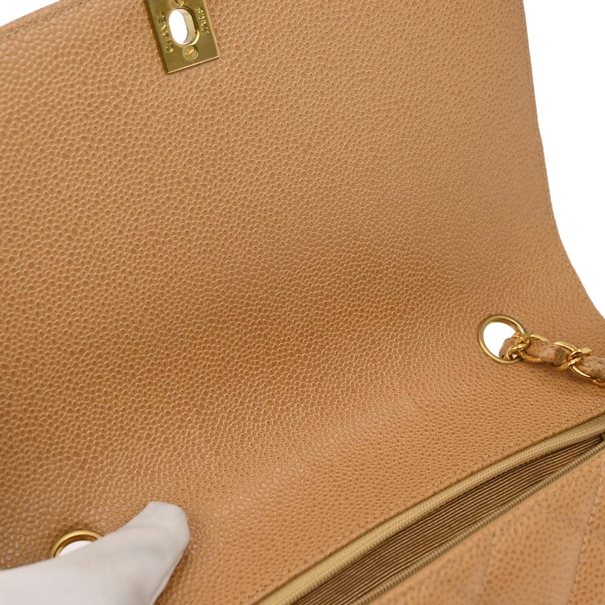 Chanel 1994-1996 Beige Caviar Medium Diana Shoulder Bag - Image 6