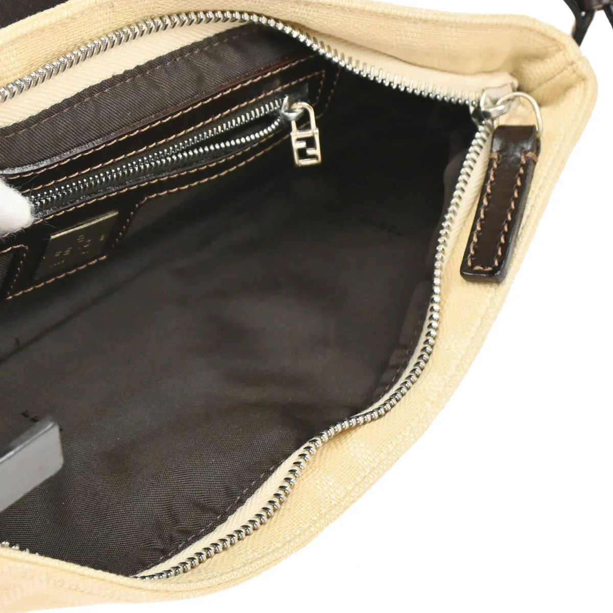 Fendi 2000 Ivory Zucca Shoulder Bag - Image 4