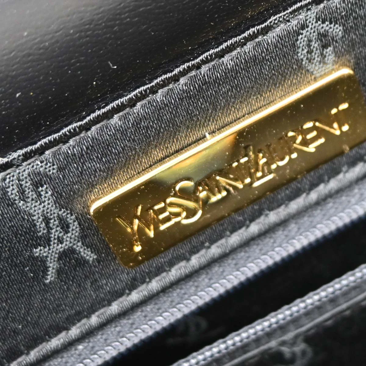 Yves Saint Laurent Black Handbag - Image 10
