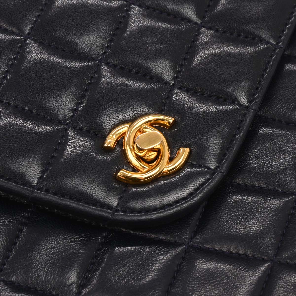 Chanel 1986-1988 Navy Lambskin Shoulder Bag - Image 5
