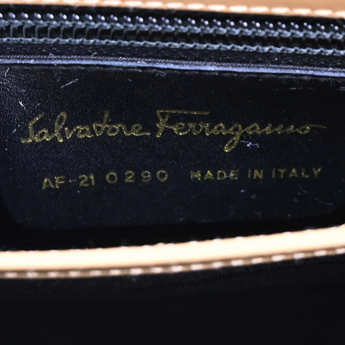 Salvatore Ferragamo Beige Leather Gancini 2way Shoulder Handbag - Image 10