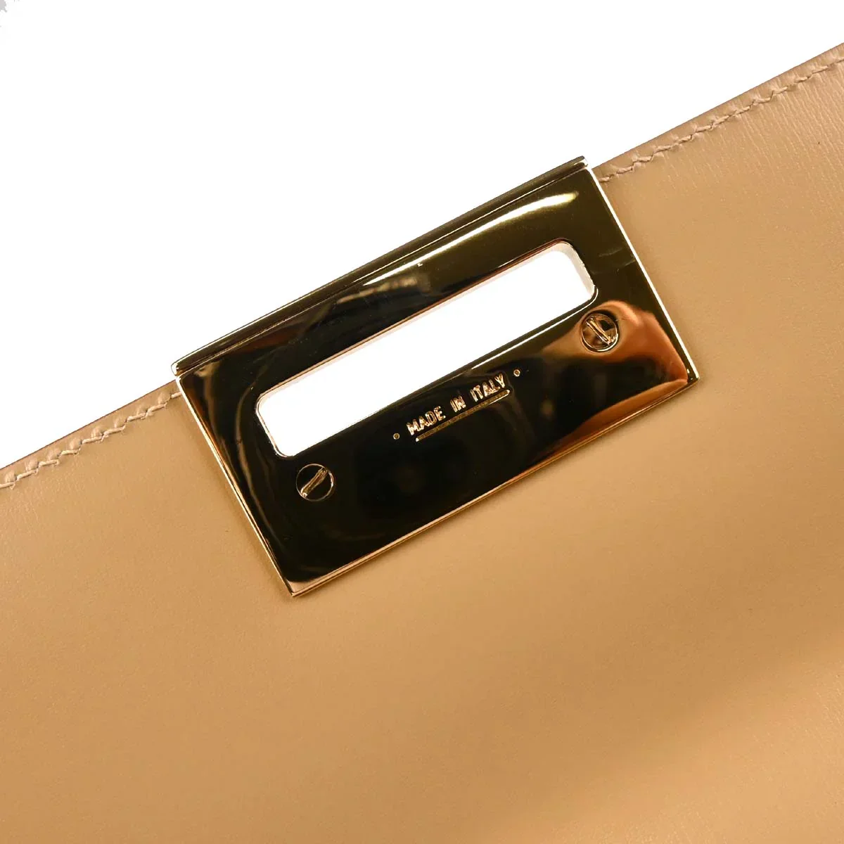 Salvatore Ferragamo Beige Leather Gancini 2way Shoulder Handbag - Image 9