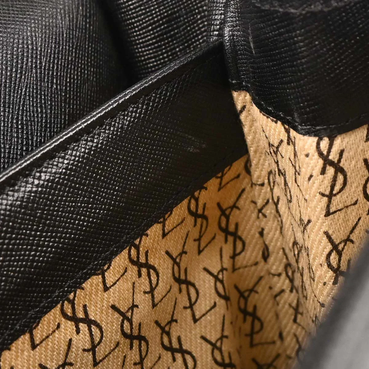 Yves Saint Laurent Black Leather Handbag - Image 10