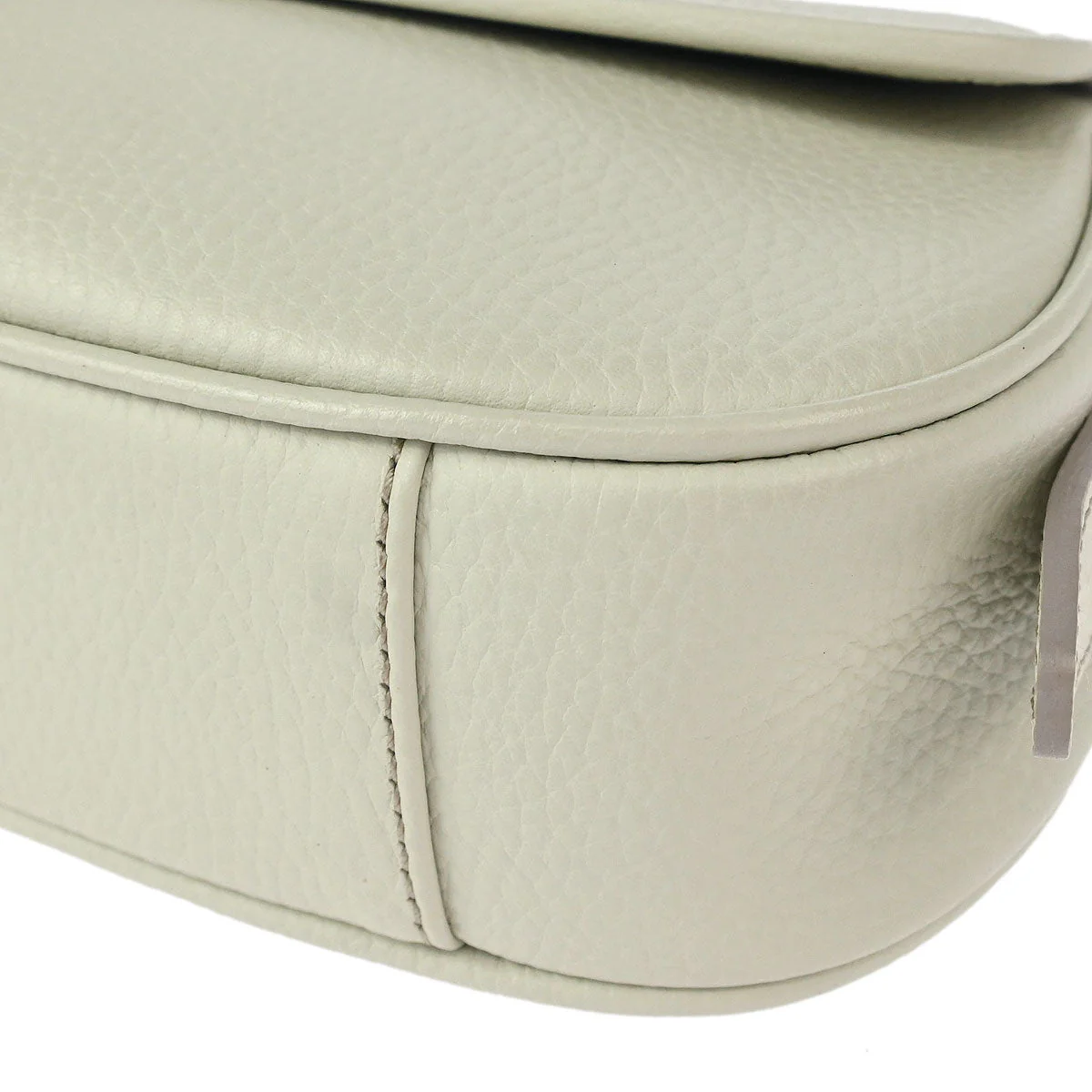 Burberry White Leather Shoulder Bag - Image 3