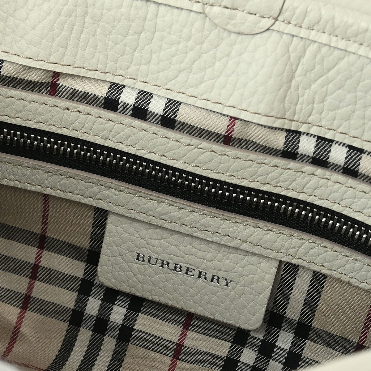 Burberry White Leather Shoulder Bag - Image 9