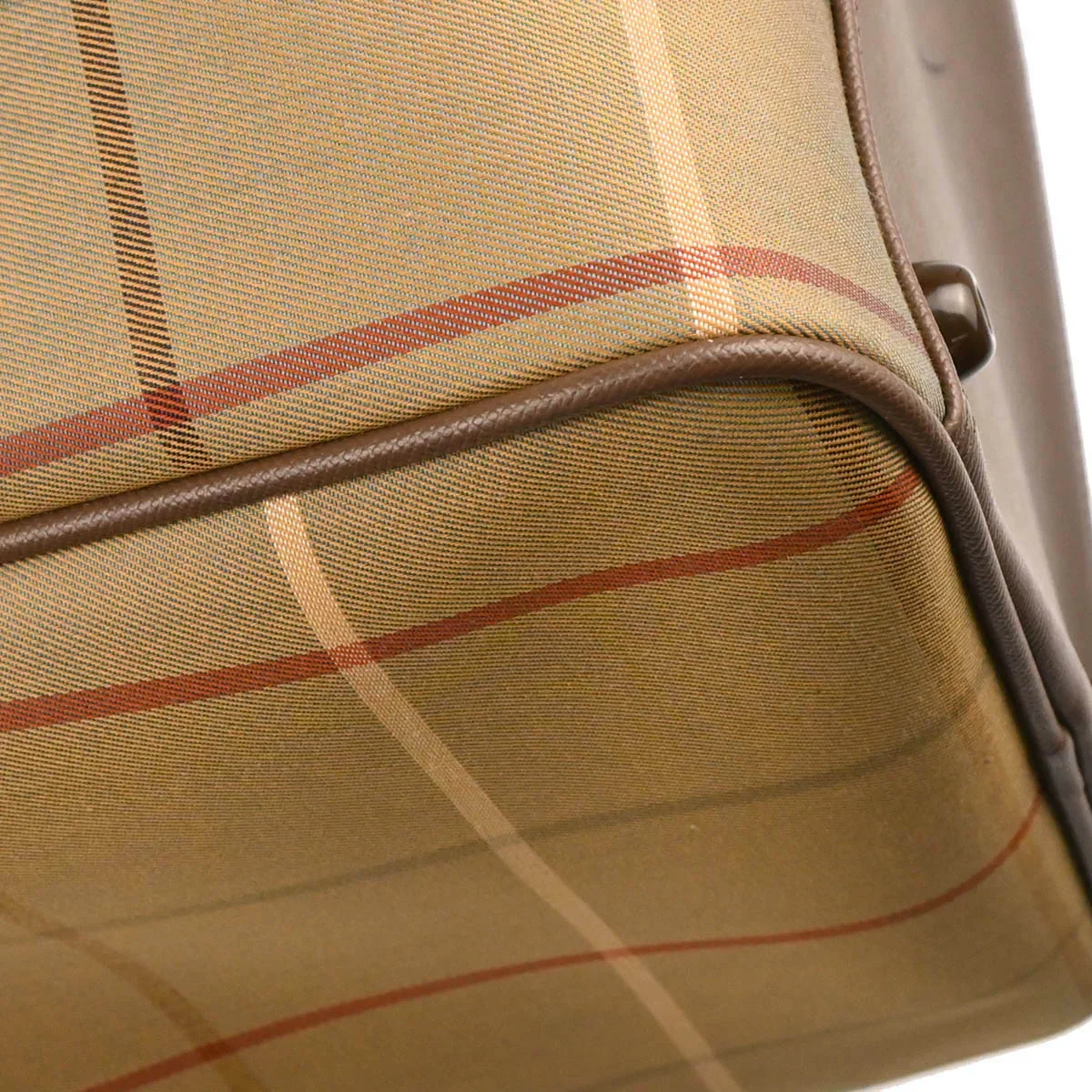 Burberrys Beige Duffle Handbag - Image 6