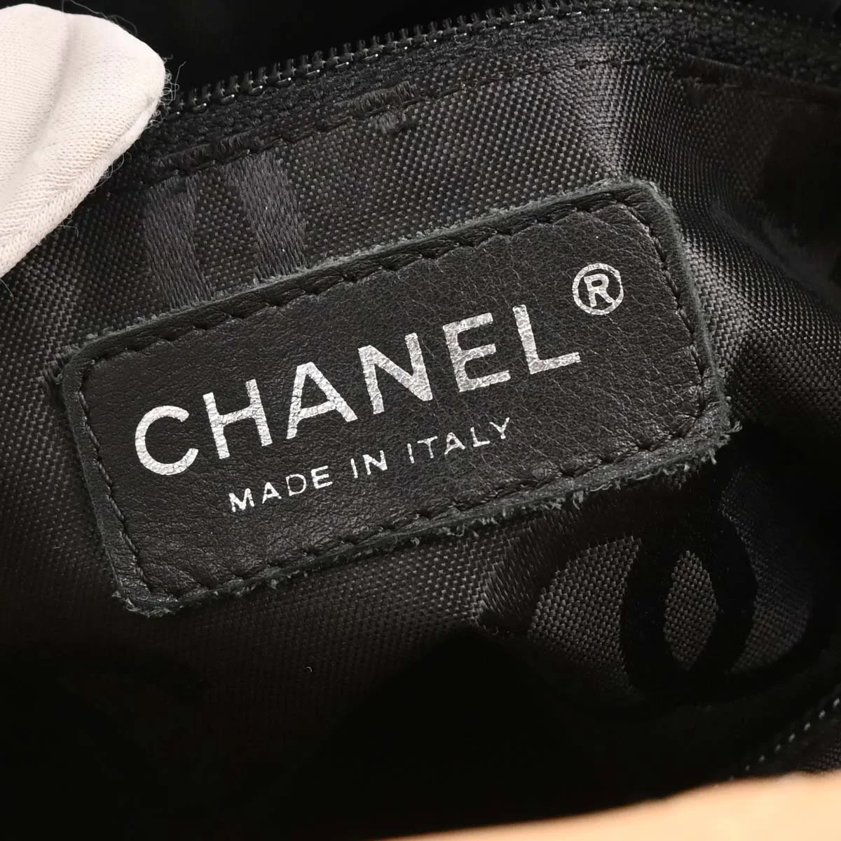 Chanel 2003-2004 Beige Calfskin Cambon Ligne Tote Handbag - Image 10