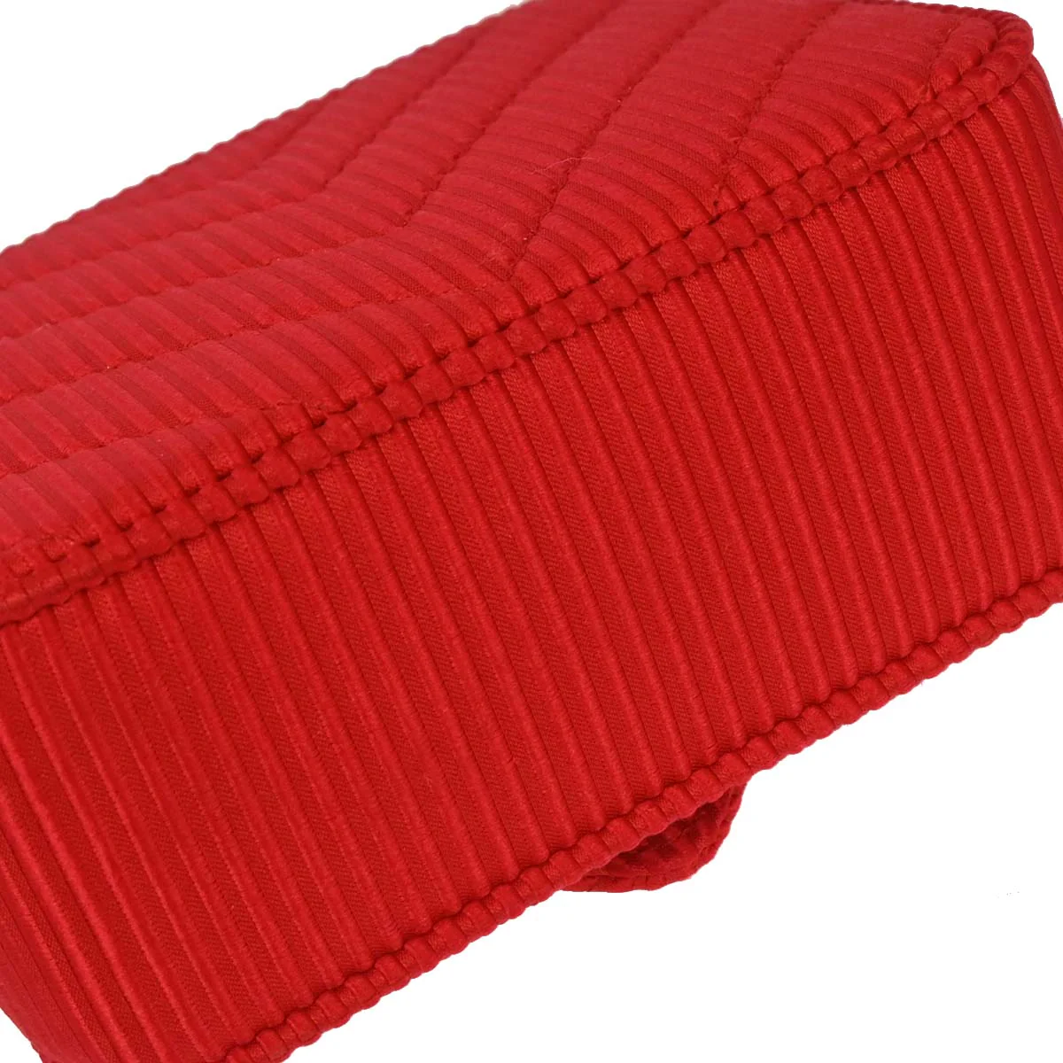 Chanel 1991-1994 Red Satin Chevron Shoulder Bag - Image 3