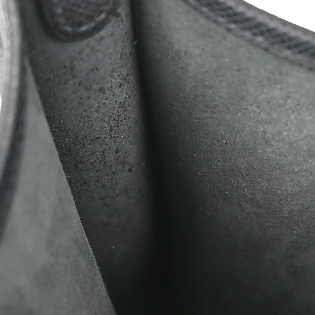 Hermes 2005 Black Epsom Evelyne TPM Handbag - Image 10
