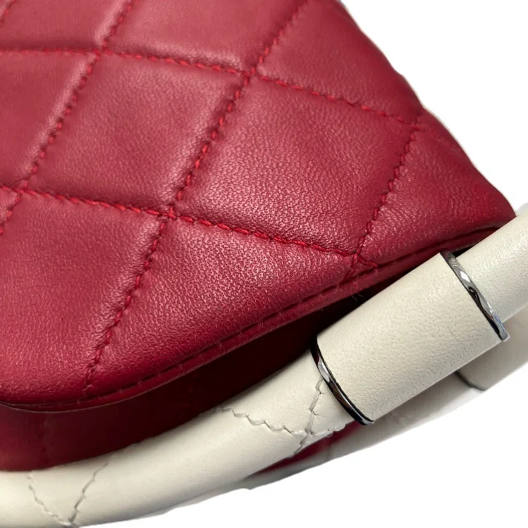 Chanel 2013-2014 Red Lambskin Medium Hula Hoop Handbag - Image 11