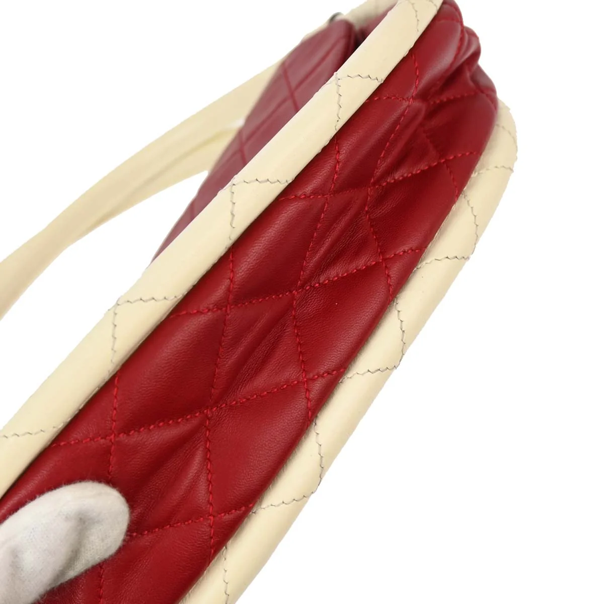 Chanel 2013-2014 Red Lambskin Medium Hula Hoop Handbag - Image 4