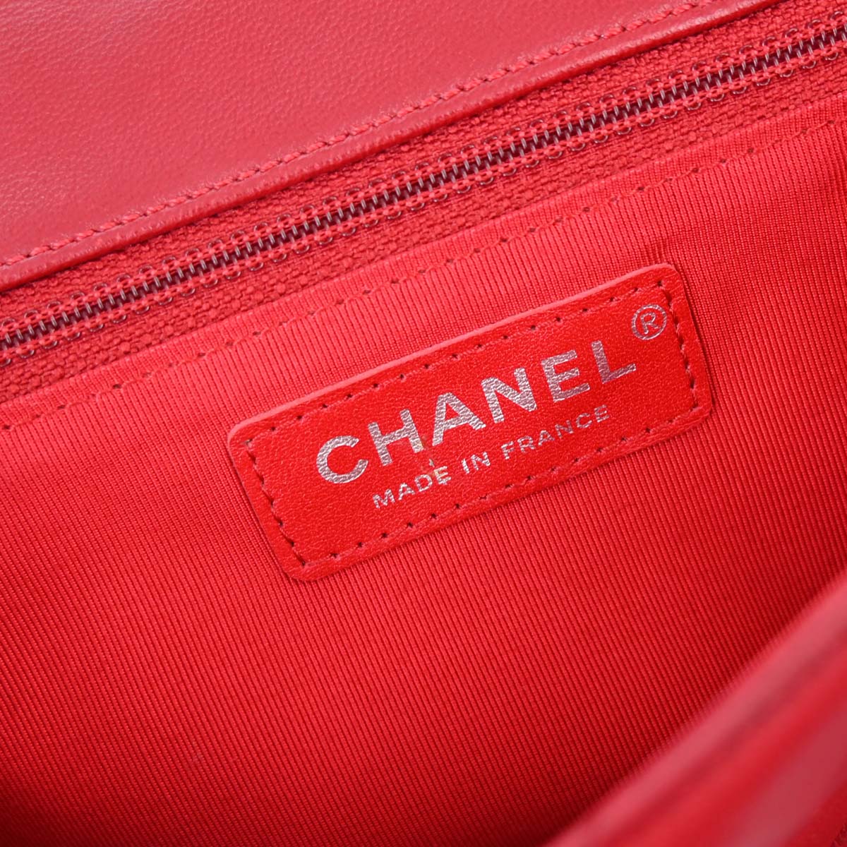 Chanel 2013-2014 Red Lambskin Medium Hula Hoop Handbag - Image 8