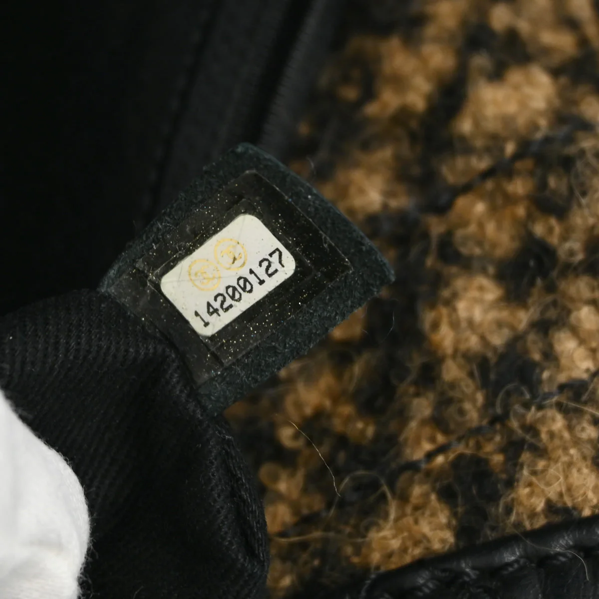 Chanel 2010-2011 Faux Fur Calfskin XL Tote Bag - Image 8